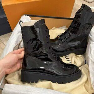 NIB Authentic Louis Vuitton  Patent Territory Flat Ranger Boots 37 Black